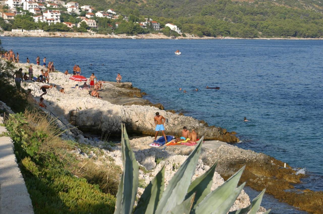Family Friendly Apartments With A Swimming Pool Businci, Ciovo - 11232 Trogir Exterior photo