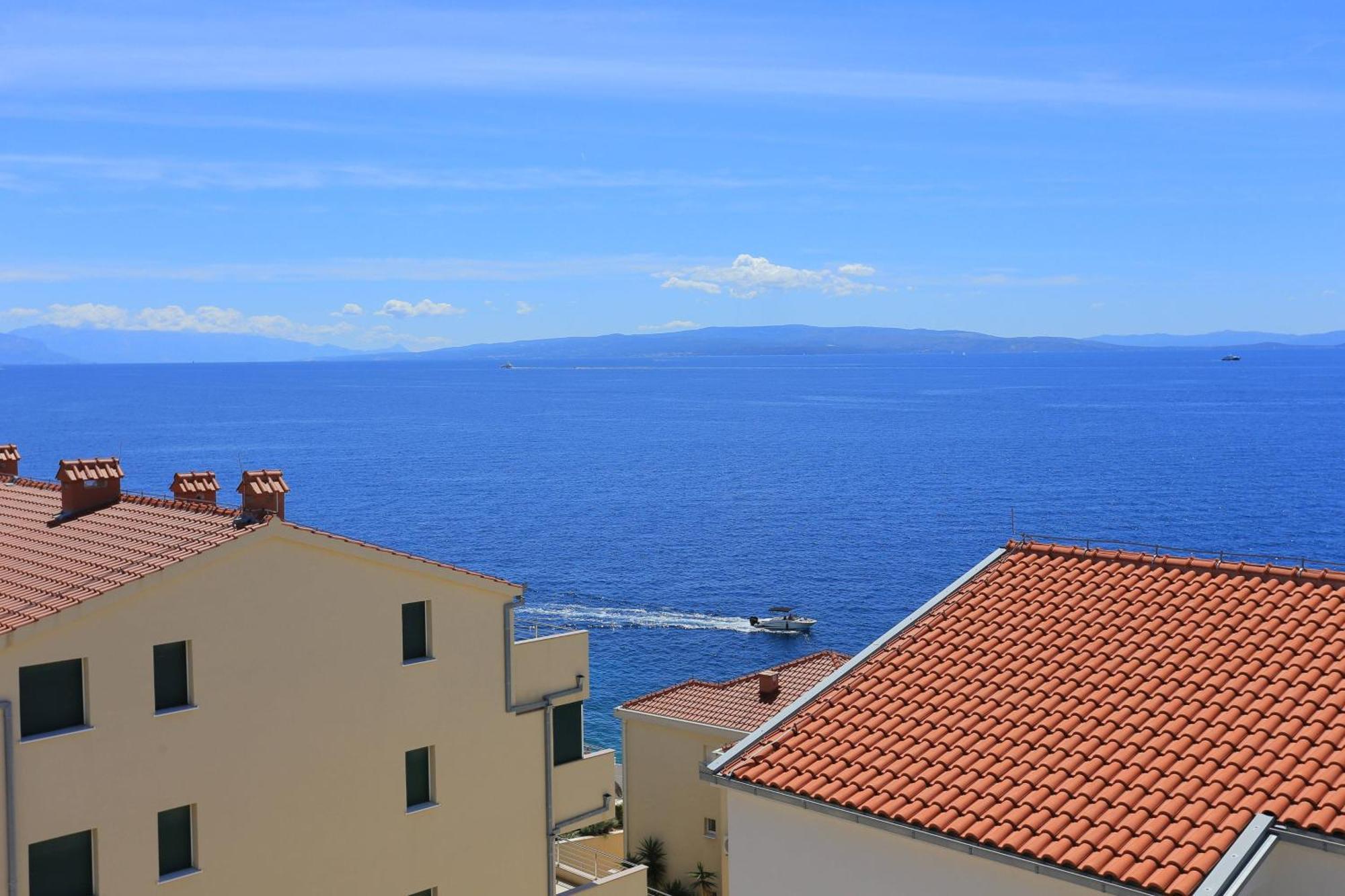 Family Friendly Apartments With A Swimming Pool Businci, Ciovo - 11232 Trogir Exterior photo